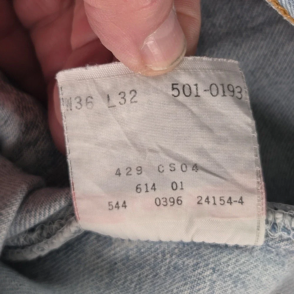 VTG‎ Levis 501 Jeans Mens Light Wash Blue Straight Button Altered USA Fits 32x28